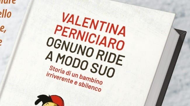 Ognuno ride a modo suo. Storia di un bambino irriverente e sbilenco.