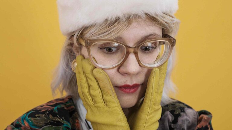 Mary Ocher (Avant Pop / Berlin) Live + Viola Valéry dj set